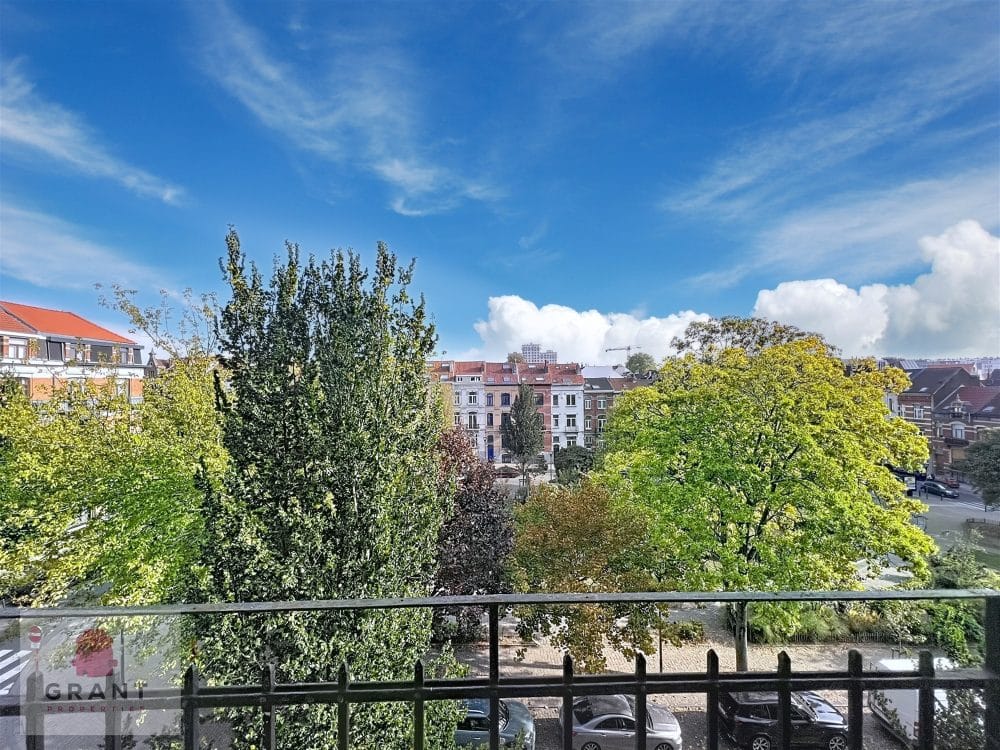 Appartem 1 kamer te koop in SCHAERBEEK voor 275 000 € (foto 2 van 9)