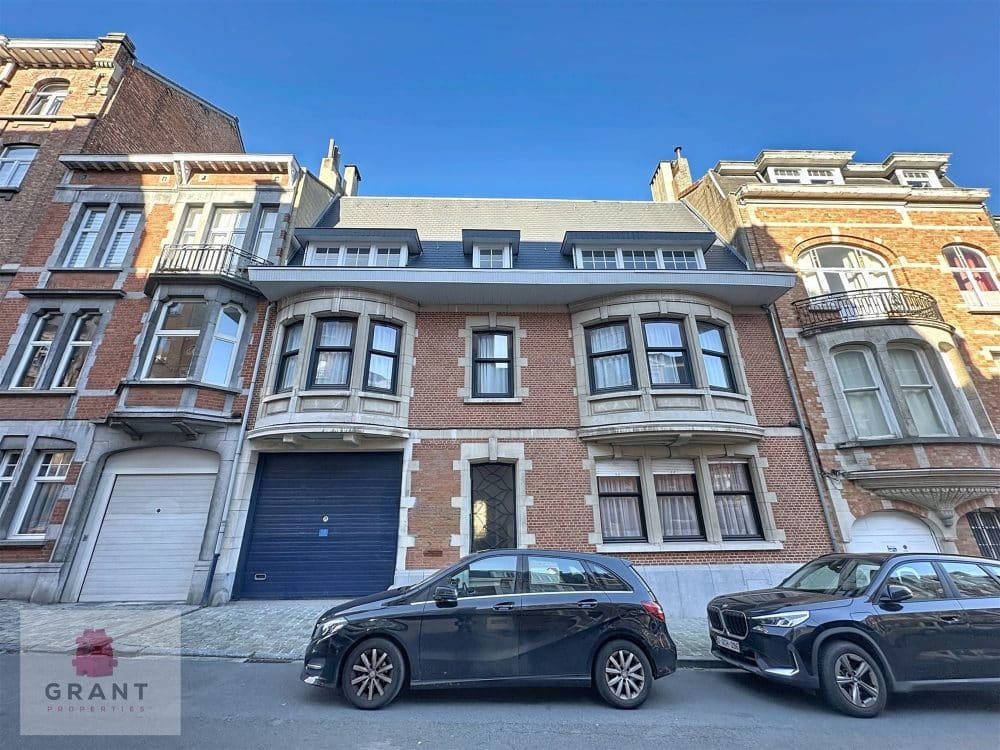 Mixed building 6 bedrooms for sale in SCHAERBEEK for 1 390 000 € (photo 1 of 40)