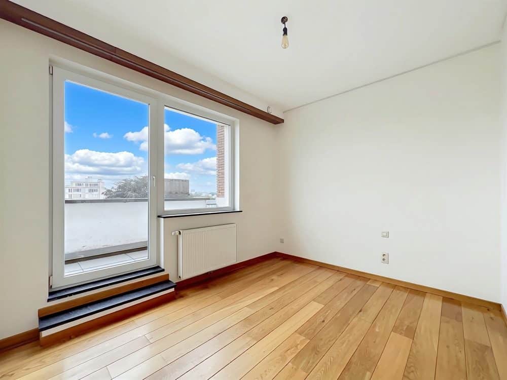 Duplex 3 chambres à louer à SCHAERBEEK pour 1 750 € / mois (photo 11 sur 13)
