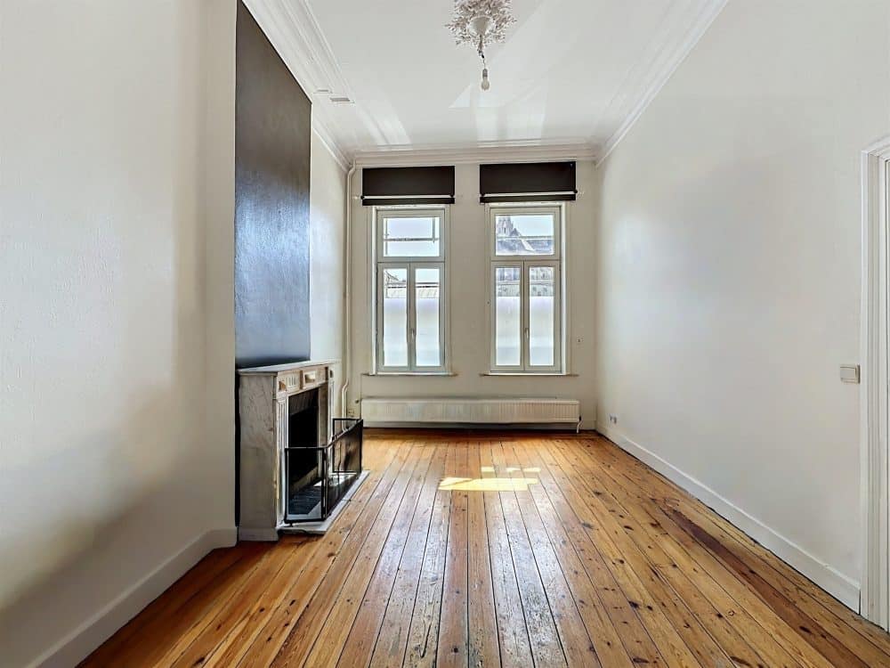 Single-family house 4 bedrooms for sale in SCHAERBEEK for 340 000 € (photo 2 of 25)
