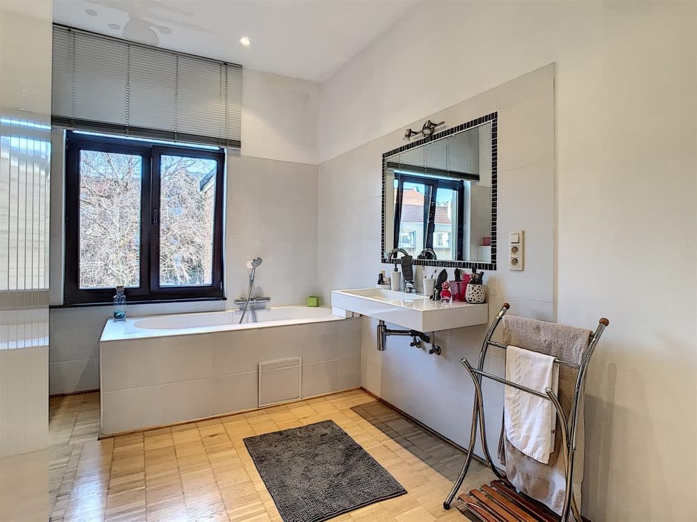 Maison 3 chambres à louer à SCHAERBEEK pour 1 890 € / mois (photo 6 sur 11)