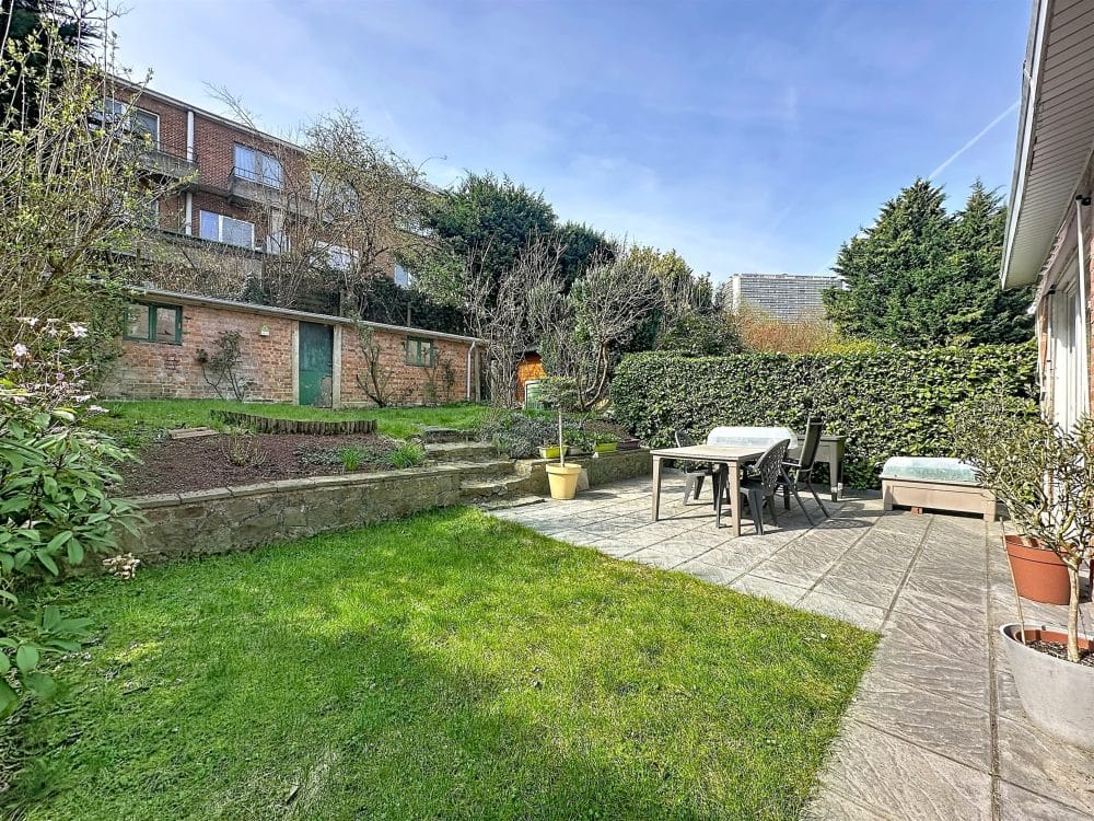 Single-family house 4 bedrooms for sale in JETTE for 495 000 € (photo 3 of 19)