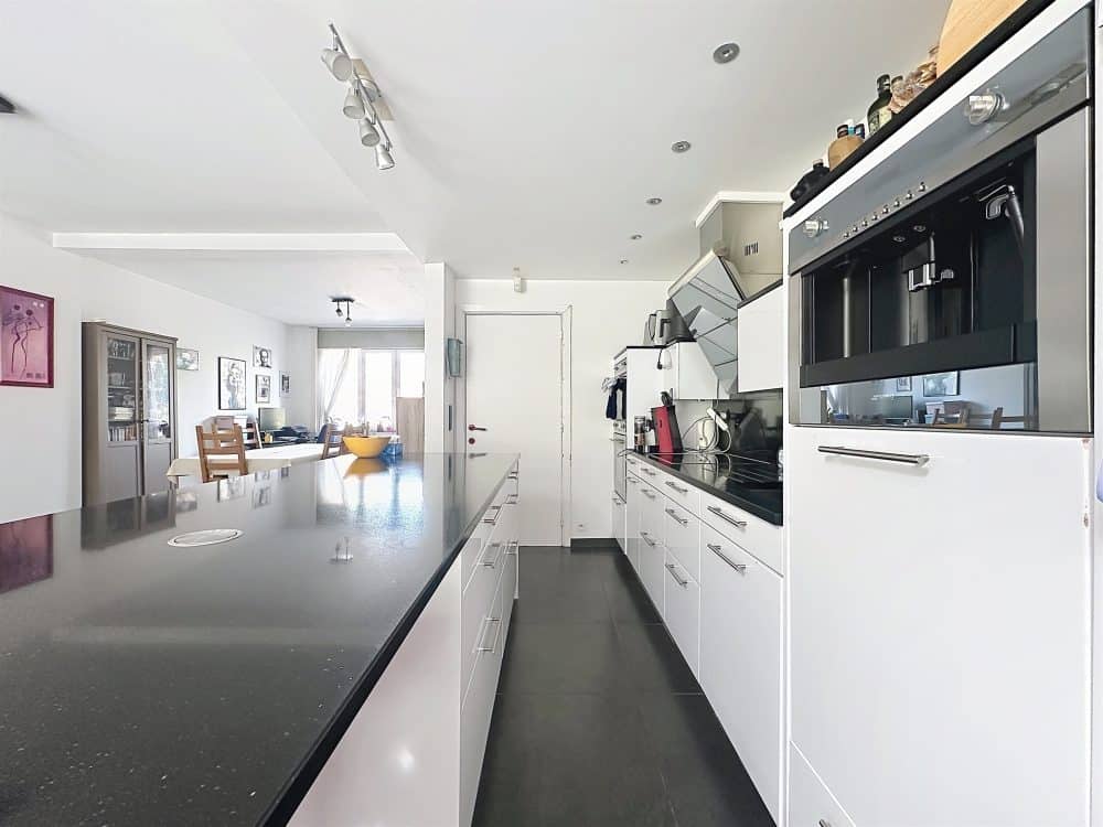 Single-family house 4 bedrooms for sale in JETTE for 495 000 € (photo 4 of 19)