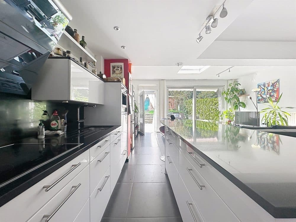 Single-family house 4 bedrooms for sale in JETTE for 495 000 € (photo 5 of 19)