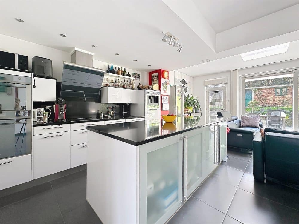 Single-family house 4 bedrooms for sale in JETTE for 495 000 € (photo 6 of 19)