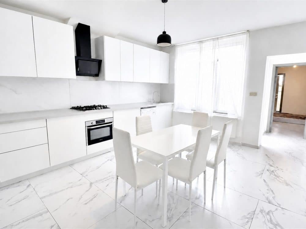 Apartment 4 bedrooms for sale in LODELINSART for 199 000 € (photo 2 of 9)