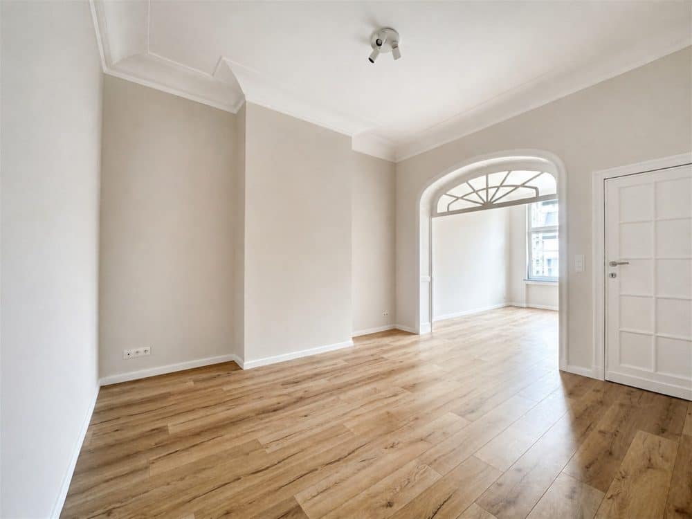 Flat/Studio 1 bedroom for rent in SAINT-GILLES for 950 € / month (photo 2 of 7)