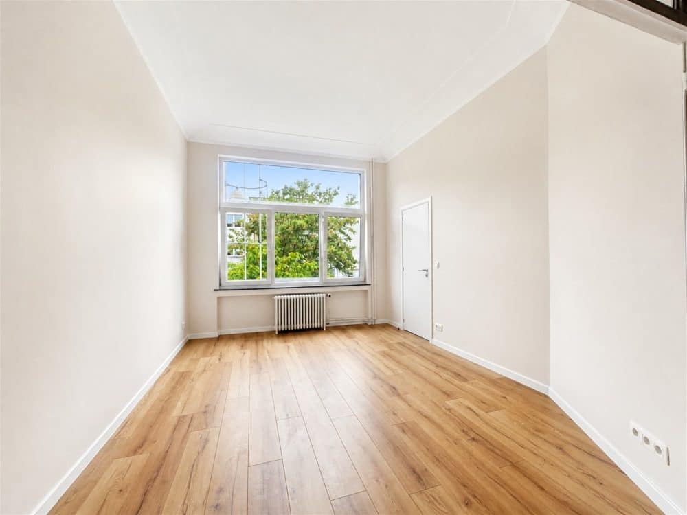 Flat/Studio 1 bedroom for rent in SAINT-GILLES for 950 € / month (photo 3 of 7)