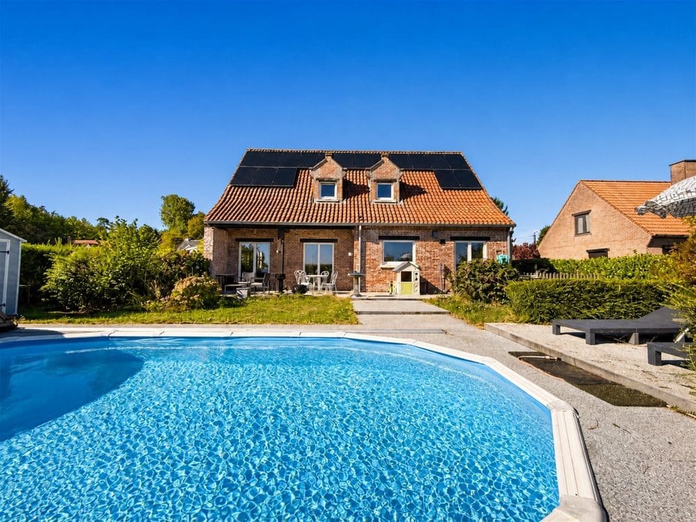 Villa 4 chambres à vendre à BIERGHES pour 725 000 € (photo 1 sur 25)