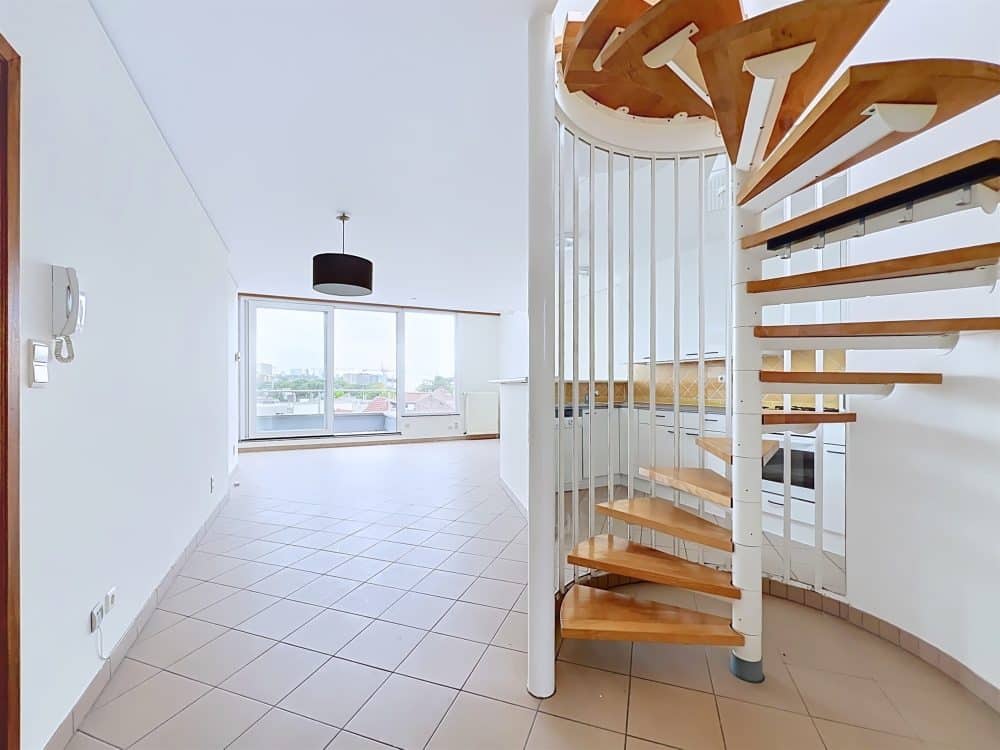 Loft 2 chambres à louer à JETTE pour 1 190 € / mois (photo 1 sur 13)