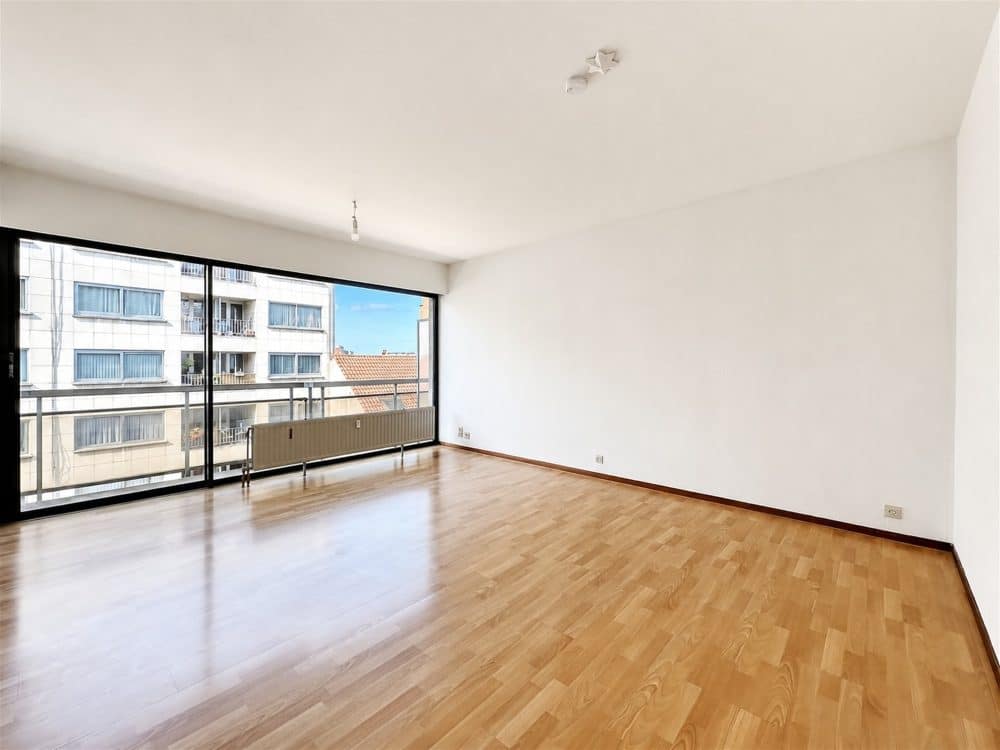 Appartement 1 chambre à louer à SCHAERBEEK pour 975 € / mois (photo 1 sur 9)