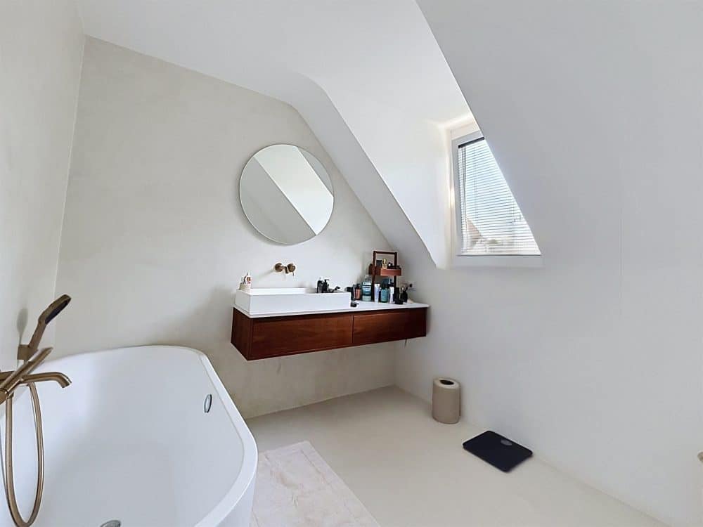 Villa 5 chambres à louer à OVERIJSE pour 2 200 € / mois (photo 16 sur 17)