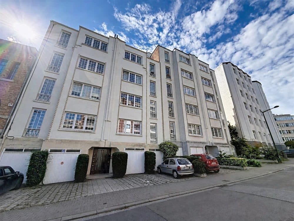 Apartment 2 bedrooms for sale in UCCLE for 415 000 € (photo 1 of 11)