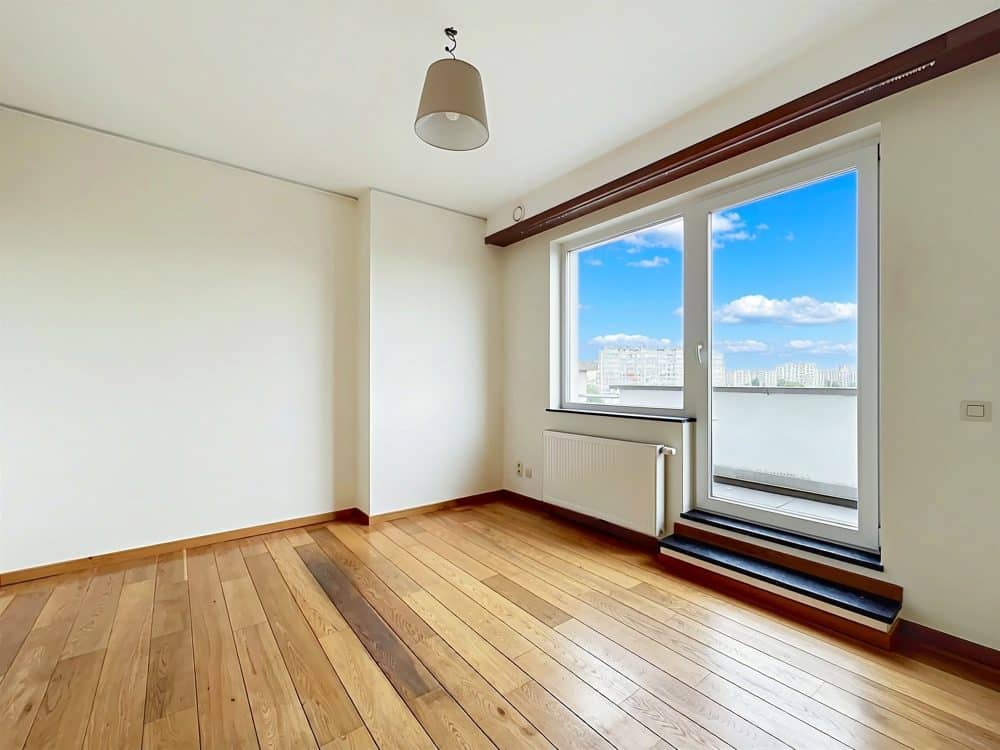 Duplex 3 chambres à louer à SCHAERBEEK pour 1 750 € / mois (photo 10 sur 13)