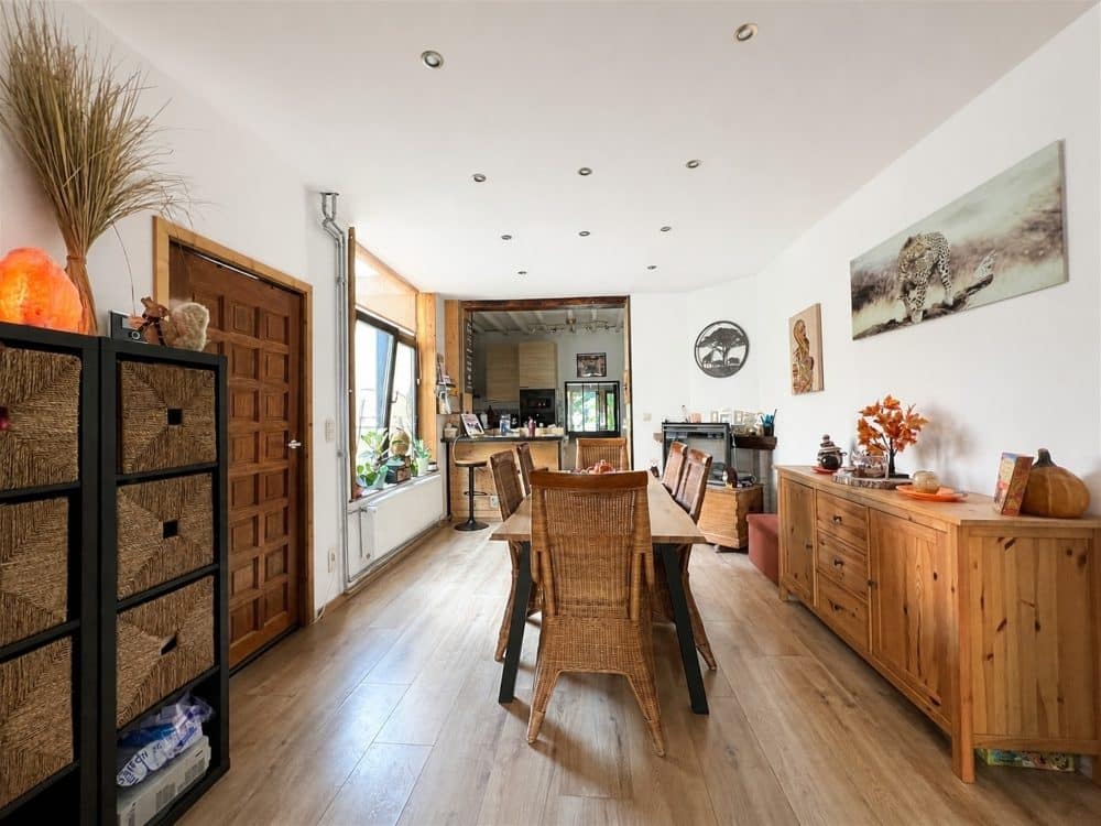 Maison unifamiliale 2 chambres à vendre à BIERGES pour 385 000 € (photo 3 sur 12)
