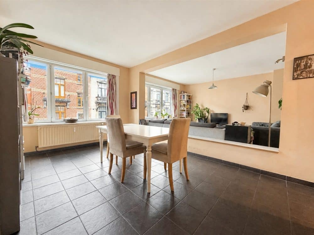 Appartement 3 chambres à vendre à SCHAERBEEK pour 310 000 € (photo 2 sur 10)